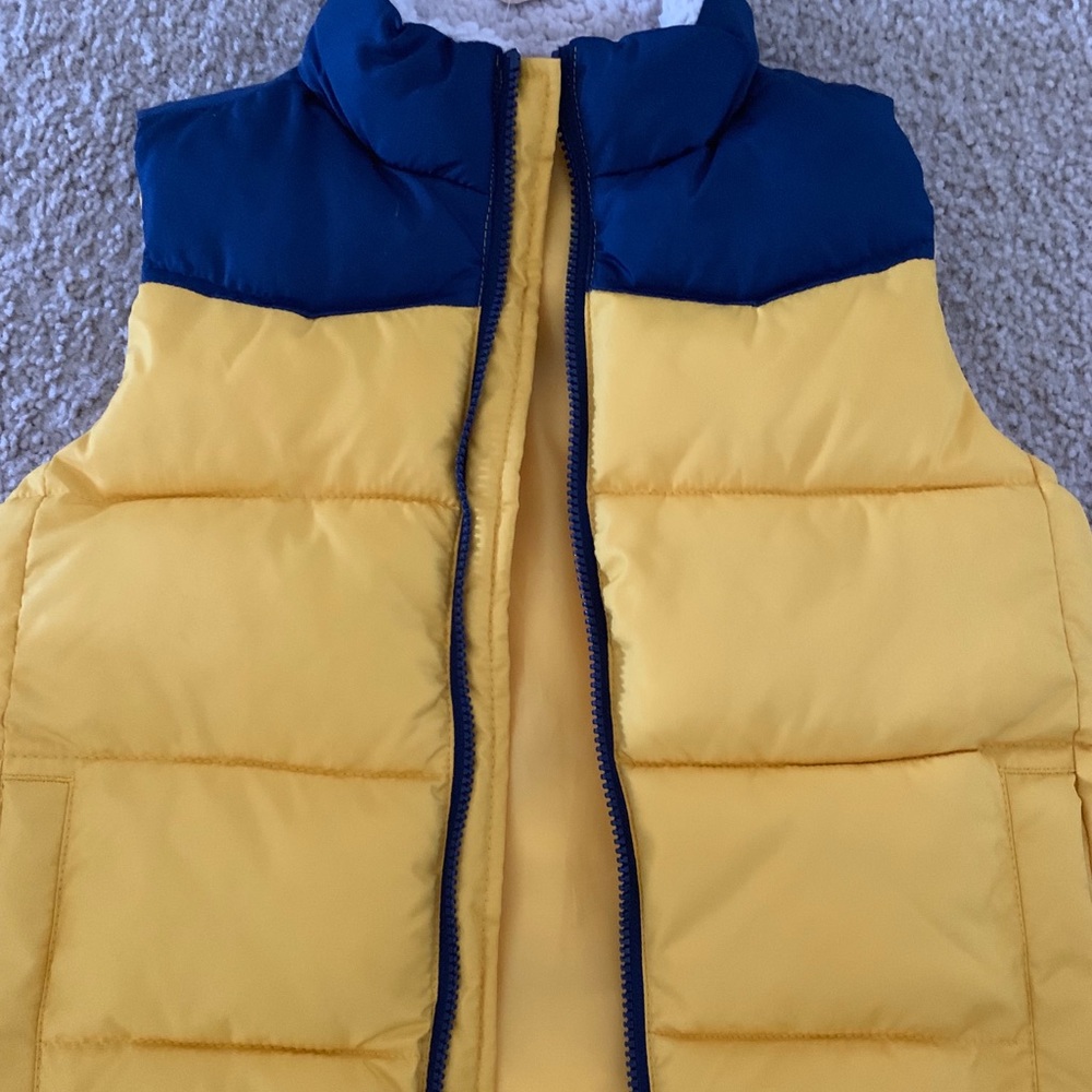 Boys Small (5-6) yellow/blue puffy vest